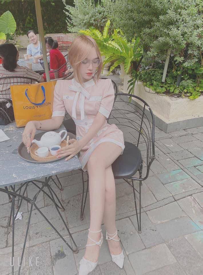 Rủ chị đồng nghiệp nứng lồn về nhà làm vài nháy
